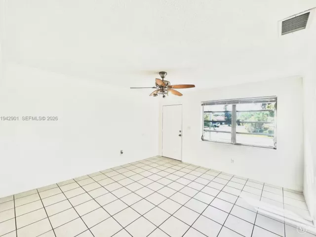 3-bedroom home for rent in Sunny Isles Beach - 18715 Atlantic Blvd 18715 - MondialRealty