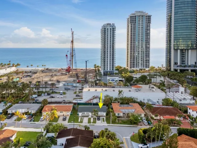 3-bedroom home for rent in Sunny Isles Beach - 18715 Atlantic Blvd 18715 - MondialRealty