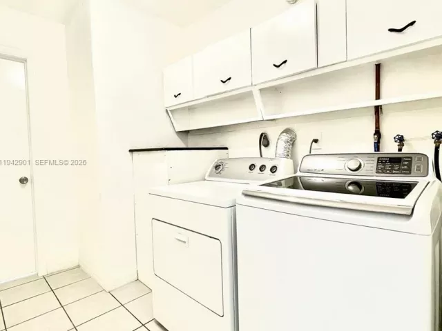 3-bedroom home for rent in Sunny Isles Beach - 18715 Atlantic Blvd 18715 - MondialRealty