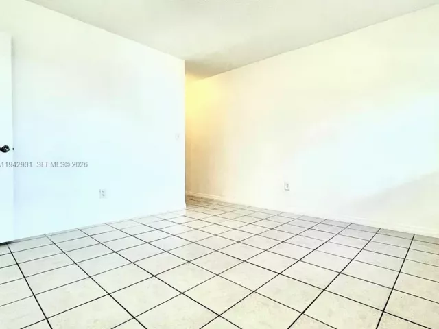 3-bedroom home for rent in Sunny Isles Beach - 18715 Atlantic Blvd 18715 - MondialRealty