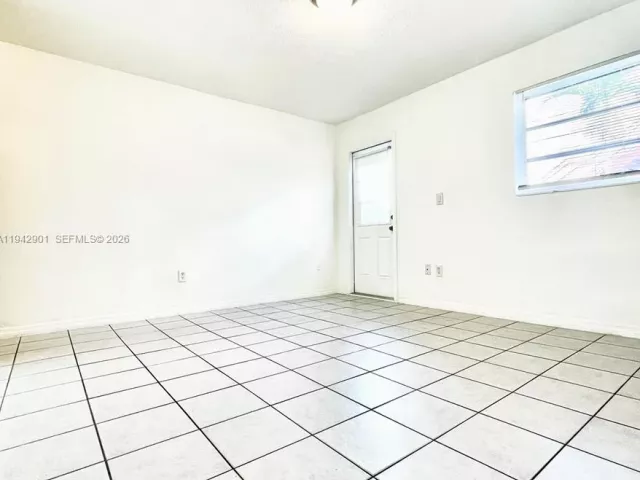 3-bedroom home for rent in Sunny Isles Beach - 18715 Atlantic Blvd 18715 - MondialRealty