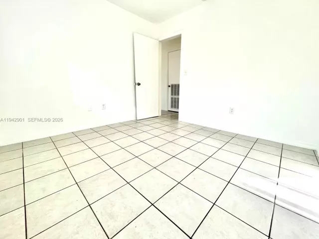 3-bedroom home for rent in Sunny Isles Beach - 18715 Atlantic Blvd 18715 - MondialRealty