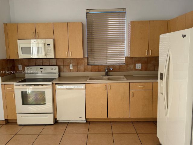 Home for rent at 13064 NW 9th Ct 13064 - photo 7454926