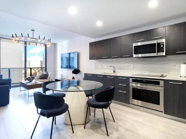 1-bedroom condo for rent in Miami - 55 SW 9th St 3010 - MondialRealty