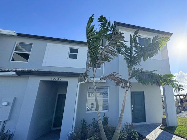3-bedroom home for rent in Homestead - 12168 SW 268 Lane - MondialRealty