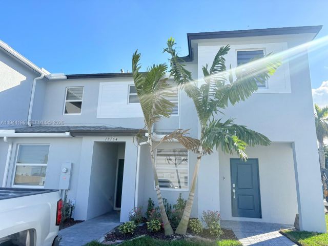 3-bedroom home for rent in Homestead - 12168 SW 268 Lane - MondialRealty
