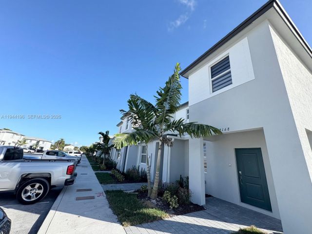 3-bedroom home for rent in Homestead - 12168 SW 268 Lane - MondialRealty