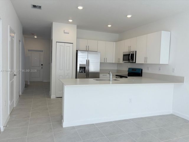3-bedroom home for rent in Homestead - 12168 SW 268 Lane - MondialRealty