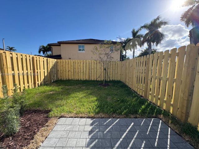 3-bedroom home for rent in Homestead - 12168 SW 268 Lane - MondialRealty