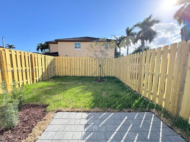 3-bedroom home for rent in Homestead - 12168 SW 268 Lane - MondialRealty