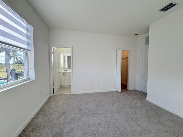3-bedroom home for rent in Homestead - 12168 SW 268 Lane - MondialRealty