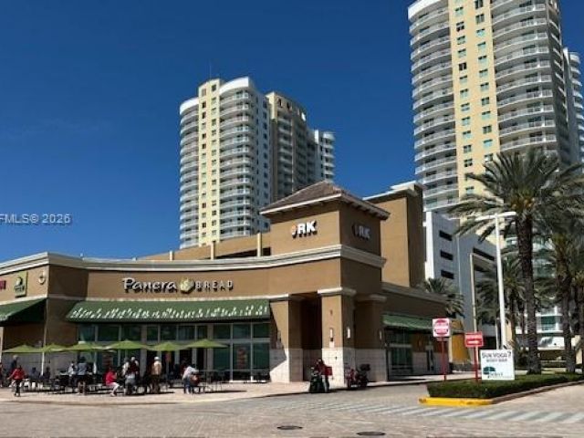 Apartment for rent  Unit #1605E - photo 7436020