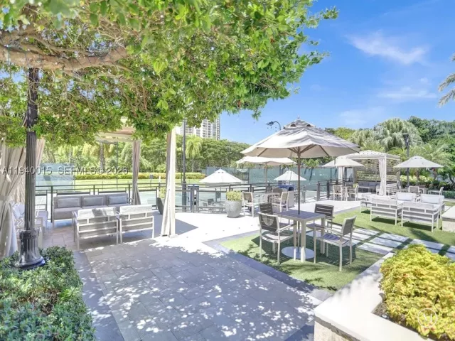 2-bedroom condo for sale in Aventura - 3000 Island Blvd 502 - MondialRealty