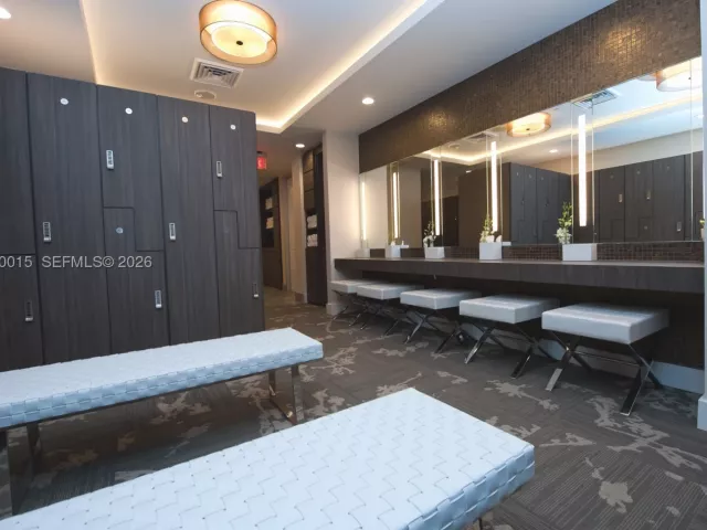 2-bedroom condo for sale in Aventura - 3000 Island Blvd 502 - MondialRealty