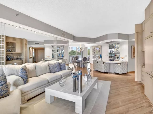 2-bedroom condo for sale in Aventura - 3000 Island Blvd 502 - MondialRealty