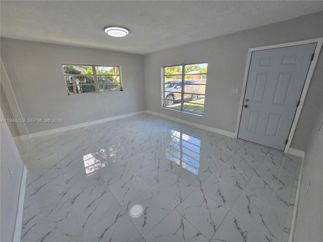 3-bedroom home for rent in Miami - 1320 NE 211th Ter - MondialRealty