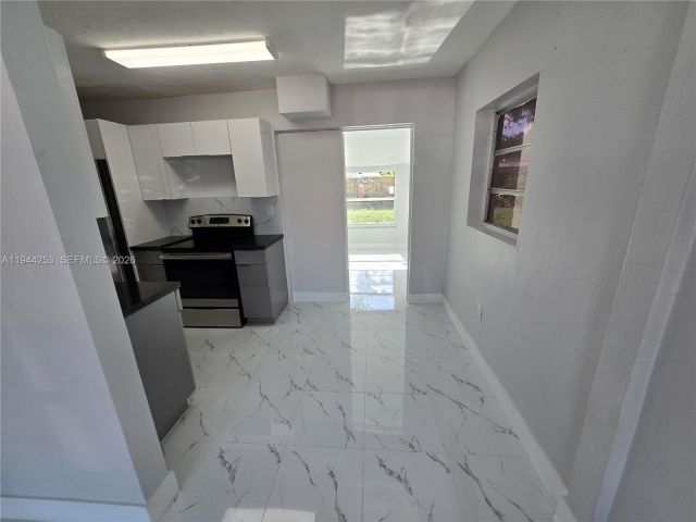 3-bedroom home for rent in Miami - 1320 NE 211th Ter - MondialRealty