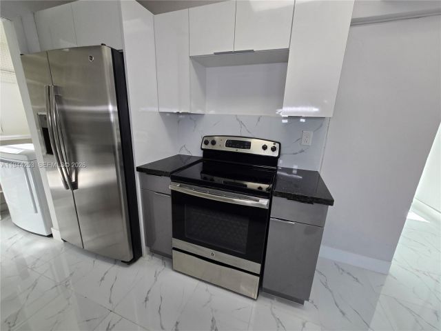 3-bedroom home for rent in Miami - 1320 NE 211th Ter - MondialRealty