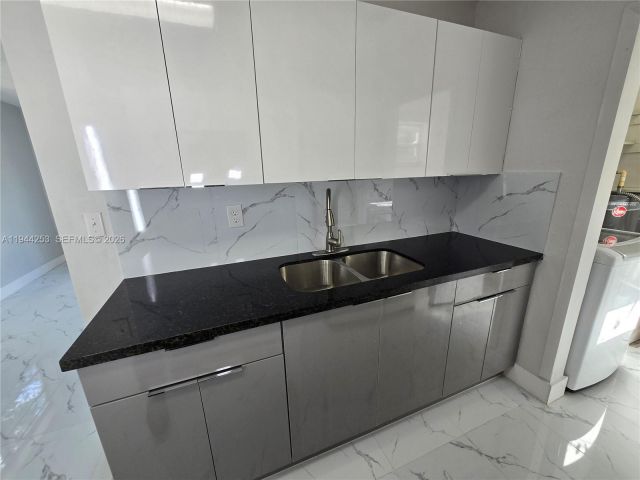 3-bedroom home for rent in Miami - 1320 NE 211th Ter - MondialRealty