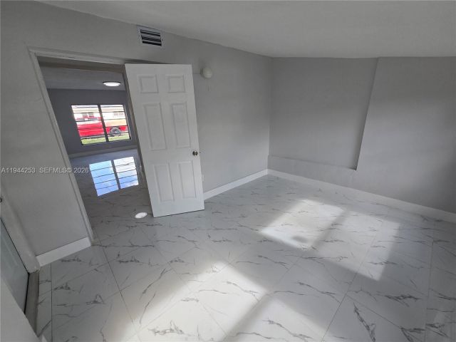 3-bedroom home for rent in Miami - 1320 NE 211th Ter - MondialRealty