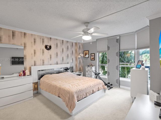 2-bedroom condo for sale in Aventura - 3600 Mystic Pointe Dr 309 - MondialRealty