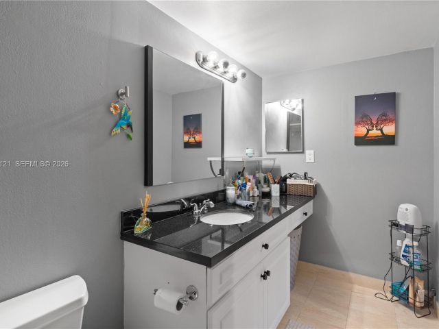 2-bedroom condo for sale in Aventura - 3600 Mystic Pointe Dr 309 - MondialRealty