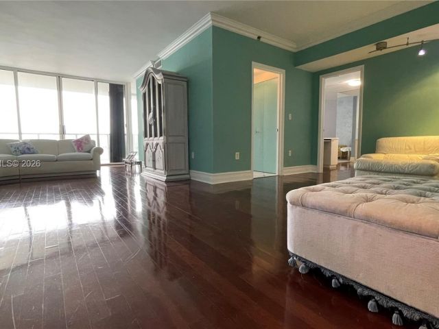 Apartment for sale  Unit #1105 - photo 7427327