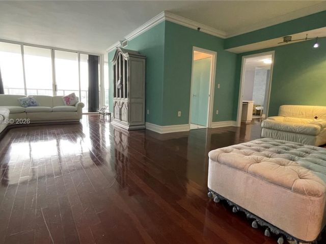 Apartment for sale  Unit #1105 - photo 7427334