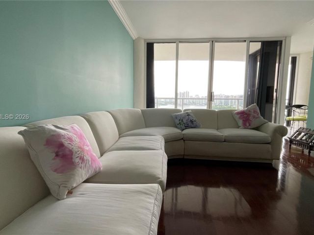 Apartment for sale  Unit #1105 - photo 7427335