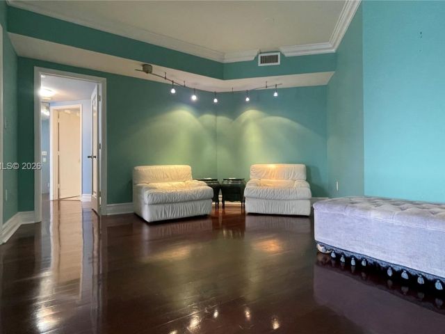 Apartment for sale  Unit #1105 - photo 7427337