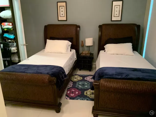 2-bedroom home for sale in Miami Beach - 6000 Collins Ave unit 136 - MondialRealty