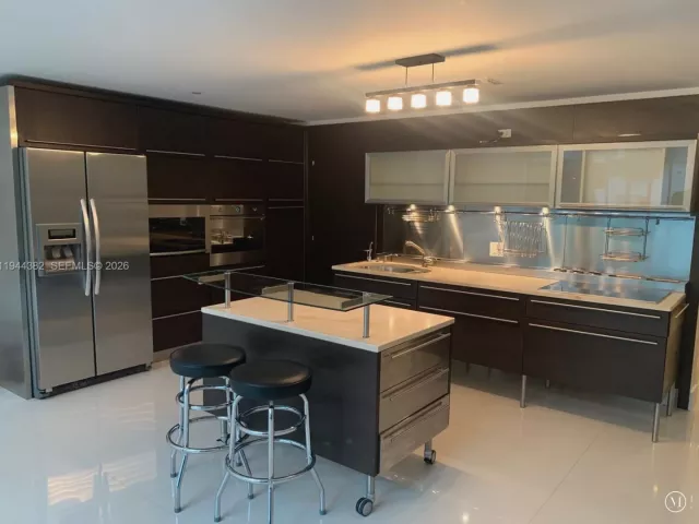 2-bedroom home for sale in Miami Beach - 6000 Collins Ave unit 136 - MondialRealty