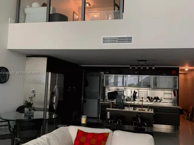 2-bedroom home for sale in Miami Beach - 6000 Collins Ave unit 136 - MondialRealty