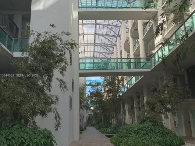 2-bedroom home for sale in Miami Beach - 6000 Collins Ave unit 136 - MondialRealty