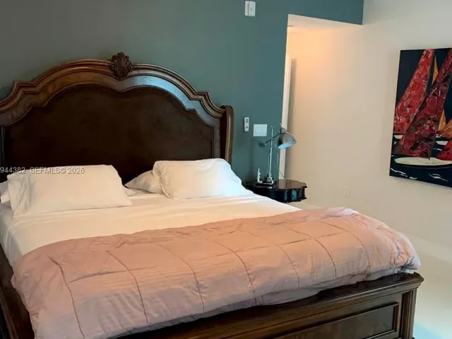 2-bedroom home for sale in Miami Beach - 6000 Collins Ave unit 136 - MondialRealty