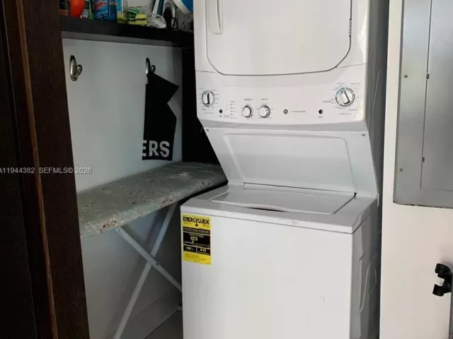 2-bedroom home for sale in Miami Beach - 6000 Collins Ave unit 136 - MondialRealty