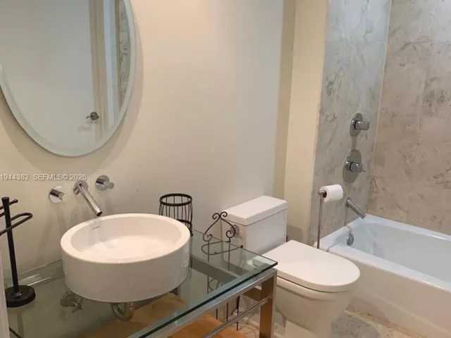 2-bedroom home for sale in Miami Beach - 6000 Collins Ave unit 136 - MondialRealty