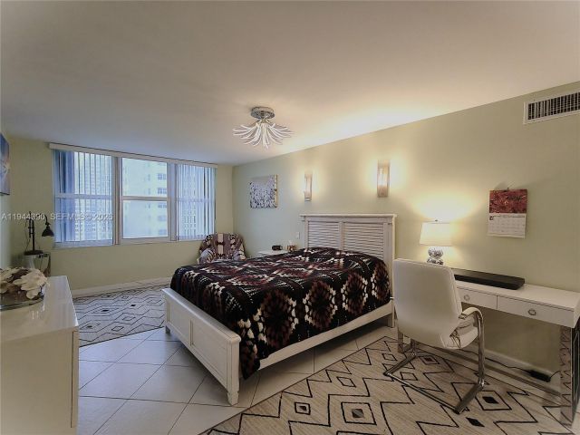 Apartment for sale  Unit #1106S - photo 7188756