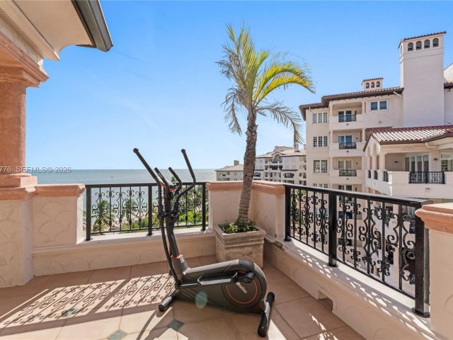 Apartment for sale  Unit #7777 - photo 7096653