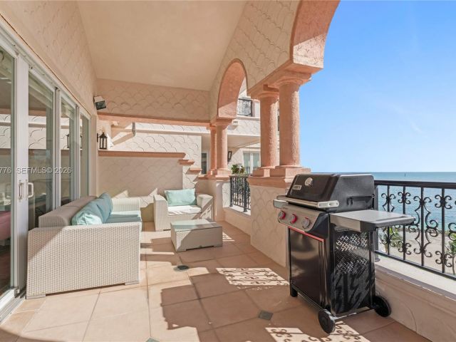 Apartment for sale  Unit #7777 - photo 7096655