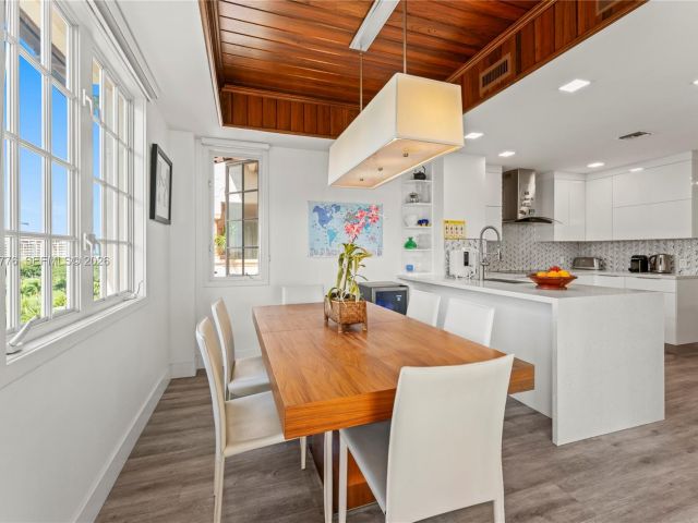 Apartment for sale  Unit #7777 - photo 7096660