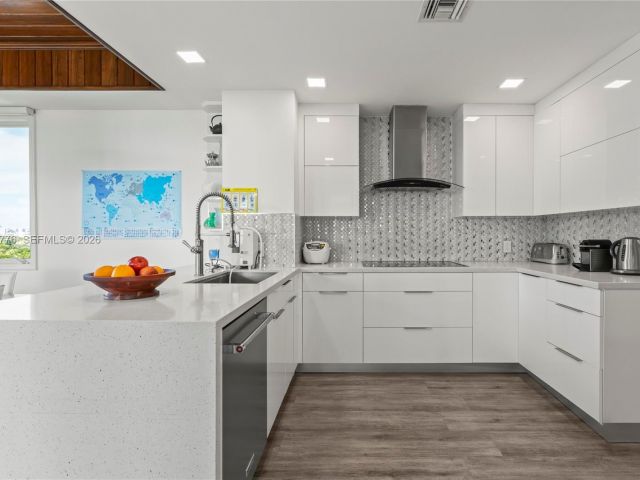 Apartment for sale  Unit #7777 - photo 7096661