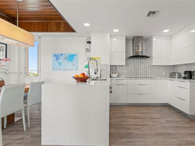 Apartment for sale  Unit #7777 - photo 7096663