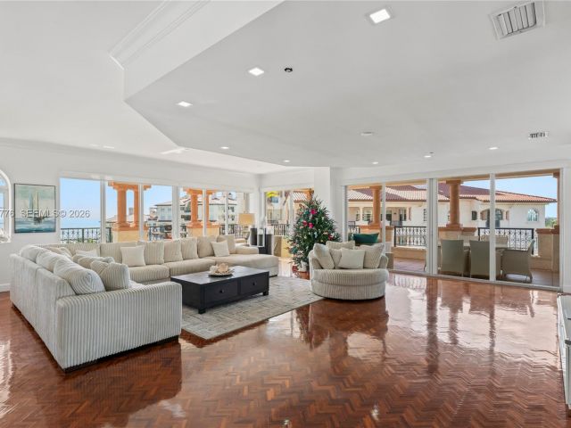 Apartment for sale  Unit #7777 - photo 7096672