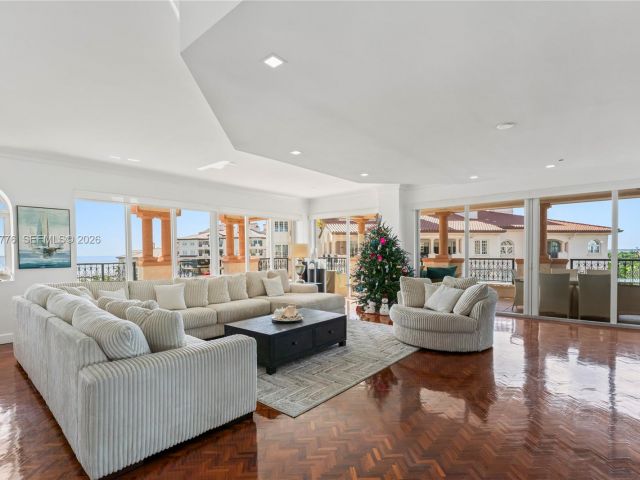 Apartment for sale  Unit #7777 - photo 7096674