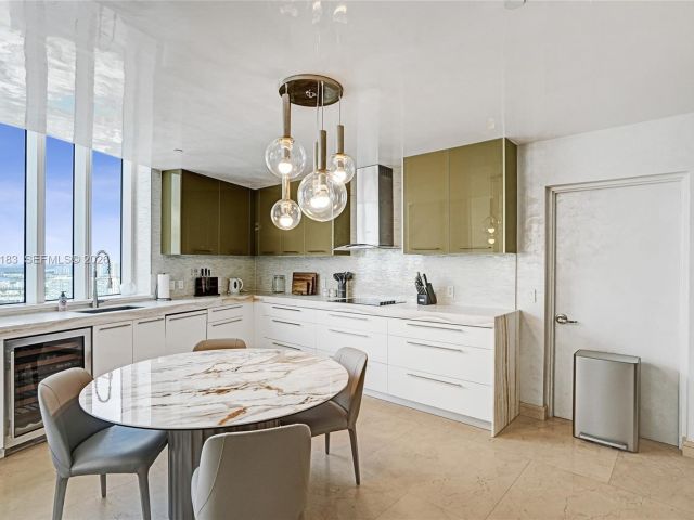 Apartment for rent  Unit #3006 - photo 7102930