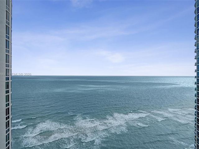 Apartment for rent  Unit #3006 - photo 7102938