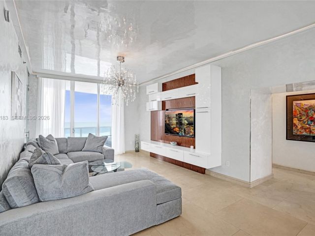 Apartment for rent  Unit #3006 - photo 7102943