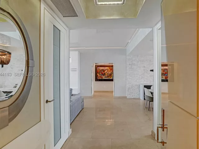 3-bedroom condo for rent in Sunny Isles Beach - 15901 Collins Ave 3006 - MondialRealty