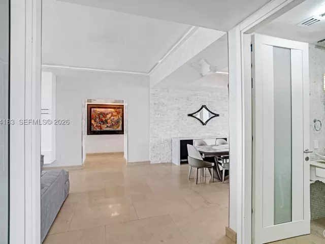 3-bedroom condo for rent in Sunny Isles Beach - 15901 Collins Ave 3006 - MondialRealty